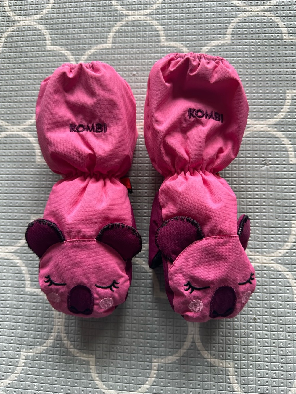 Kombi Animal Family Mitts - Koala